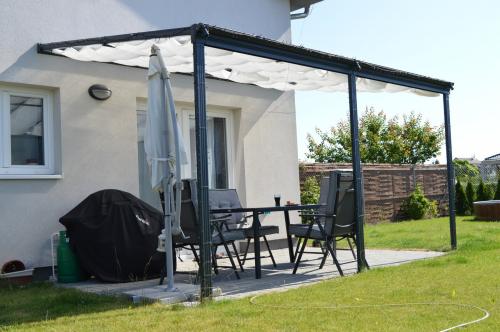 hliníková pergola LANITPLAST WALL 33 antracit + čirý PC